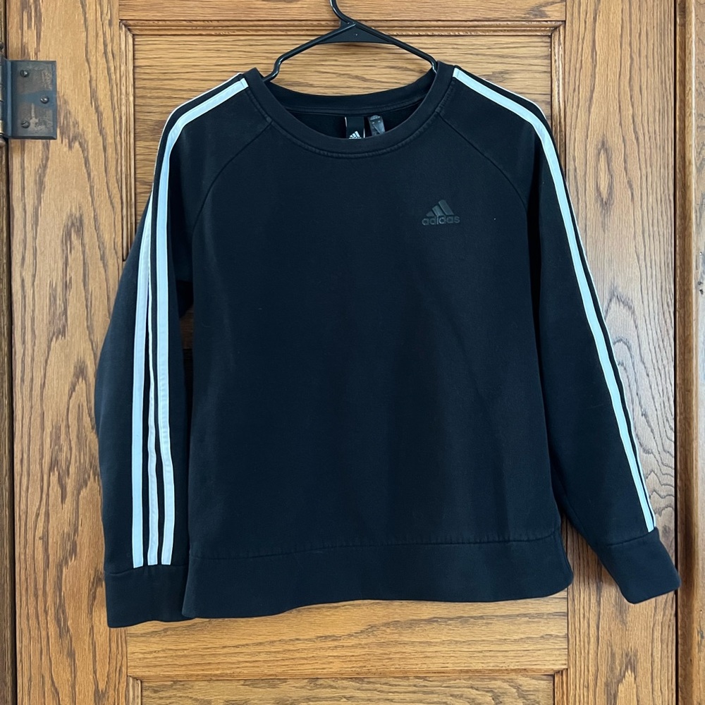 Classic Adidas striped crewneck sweatshirt